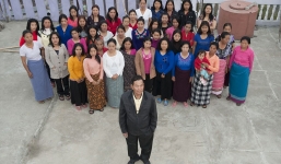 Cận cảnh gia đình 1 chồng và 39 người vợ