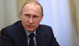 Putin: Ukraine 'chênh vênh' trên bờ vực nội chiến