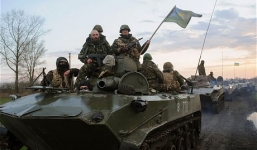 Quân đội Ukraine rầm rộ tiến về phía Đông