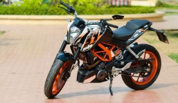 Quỷ dữ KTM Duke 390 hiện hình trên phố