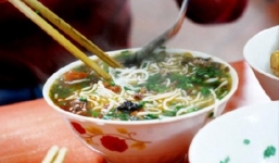 Đi xe tay ga, mặc sành điệu nhưng... ăn quỵt tô bún bò