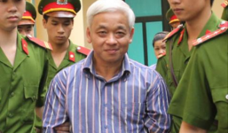 Clip: Nụ cười bí hiểm của bầu Kiên khi bước ra khỏi tòa