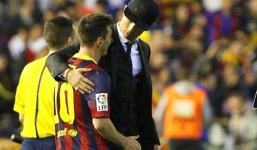 Hiếm: Ronaldo “vỗ về” Messi sau khi Real đánh bại Barca