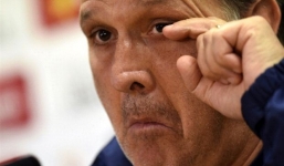 HLV Barca đau đớn sau trận thua Real