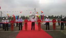 Bàn giao tàu cá vỏ thép cho ngư dân Nam Định