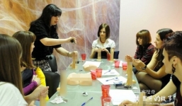 Sốc: Lớp học dạy làm 'chuyện ấy'