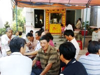 Bị đánh bằng mũ bảo hiểm, một người tử vong