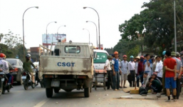 Bất ngờ ngã ra đường, bị ô ô cán chết