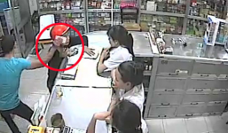 Clip: Cướp iphone ngay trong tiệm thuốc 