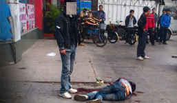 Ghen tuông, cầm dao đâm chết chồng của người tình