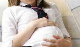Nữ sinh lớp 9 mang bầu sau khi được thầy 'bổ túc' giới tính tại nhà