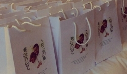 Đi ăn cưới nhận ngay iPhone 5 mạ vàng