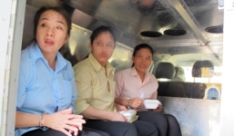 Nữ thương nhân giấu hơn 6kg vàng trong thùng sữa