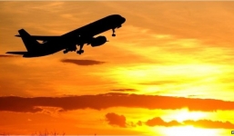 Cậu bé sống sót kỳ diệu sau khi bám càng máy bay qua 2 châu lục