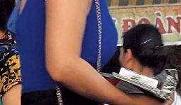 Đừng vội trách sinh viên mê tiền!