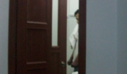 Thua lô đề người đàn ông treo cổ trong nhà tắm tự tử?