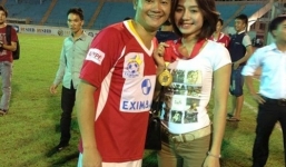 Bạn gái Văn Quyến “bật mí” vụ người yêu giải nghệ