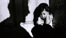 Gã đàn ông đồi bại cưỡng hiếp bé gái 2 tuổi, quay lại clip