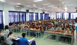 Vì sao sinh viên nên tham dự những buổi đối thoại ở trường?