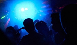 Điều tra 8 cảnh sát bảo kê mại dâm