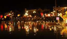 Cư dân mạng thất vọng vì Hội An thu phí vào phổ cổ