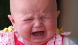 Những dấu hiệu đỏ cảnh báo trẻ thiếu canxi trầm trọng