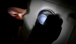 Bản tin 113 – sáng 23/4: Con trai ăn trộm két sắt của mẹ ruột…