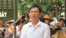 Chú đâm chết cháu ruột vì nghĩ cháu trêu chó