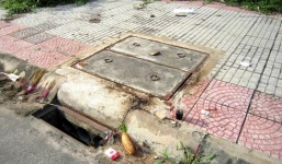 Người đàn bà chửi cả ngõ chỉ vì cái… hố ga