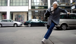 Cướp điện thoại nhái 2 triệu đồng, đánh rơi iPhone 5 chính hãng