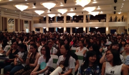 Tranh cãi 2000 fan Việt tưởng niệm vụ chìm phà Hàn Quốc trong buổi gặp Kim Soo Hyun