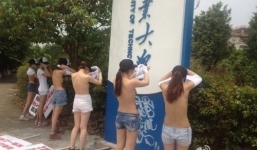 6 nữ sinh bán nude để phản đối sự phân biệt khi đi xin việc