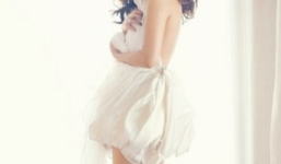 Con gái tỷ phú bị nhân tình cũ tung ảnh khỏa thân tống tiền