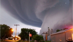 Thời tiết ngày 24/4: Tây Nguyên, Nam Bộ đề phòng lốc, mưa đá