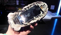 Ốp lưng iPhone hình gián và giận biển giá 600.000 đồng