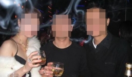 Thế giới 'khát tình' của quý bà