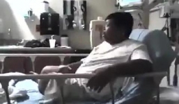 Cô dâu mới nhập viện vì kiệt sức sau 2 giờ đạt cực khoái