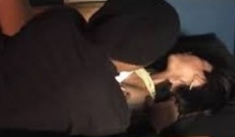 Gã đàn ông man rợ, hiếp dâm, cắt ngực phụ nữ