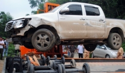 Nội dung tài liệu 'mật' trên xe biển số Lào tông CSGT