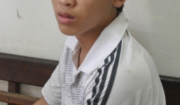 Bị phát hiện ăn trộm 20.000 đồng, đâm chủ nhà cả chục nhát