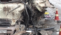 Tai nạn thảm khốc: Xe container đâm trực diện xe khách, 11 người thương vong