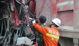 Bắt vợ hứa 'sẽ mãi yêu' mới chịu đi cấp cứu