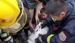 Thót tim cậu bé 2 tuổi bị kẹt hơn 3 giờ trong máy giặt