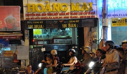 Bị niêm phong 559 cây vàng, chủ hàng vàng tuyên bố đóng cửa