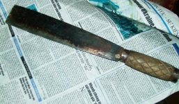 Giây phút  cháu bé 6 tuổi bị cha dùng dao cứa cổ