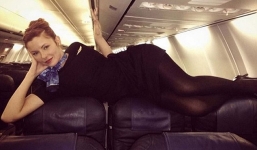 Trào lưu nữ tiếp viên hàng không khoe hình 'tự sướng' gây sốt