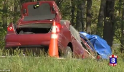 Thiệt mạng vì vừa lái xe, vừa cập nhật Facebook