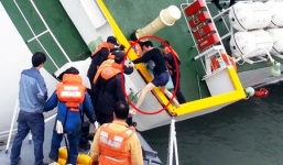 Lộ clip thuyền trưởng Lee mặc quần đùi chạy trốn khi phà Sewol chìm