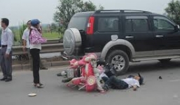 Tai nạn giao thông nghiêm trọng, xương sọ văng ra ngoài