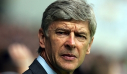 HLV Wenger: “Arsenal mất chức vô địch vì thiếu người”